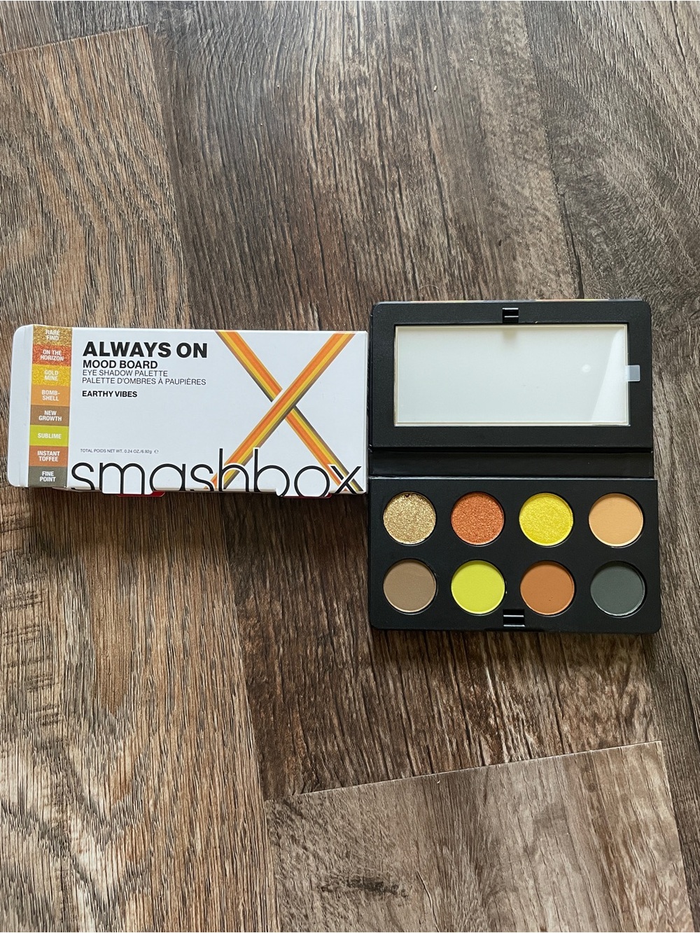 Smashbox Earthy Vibes mood board eyeshadow palette